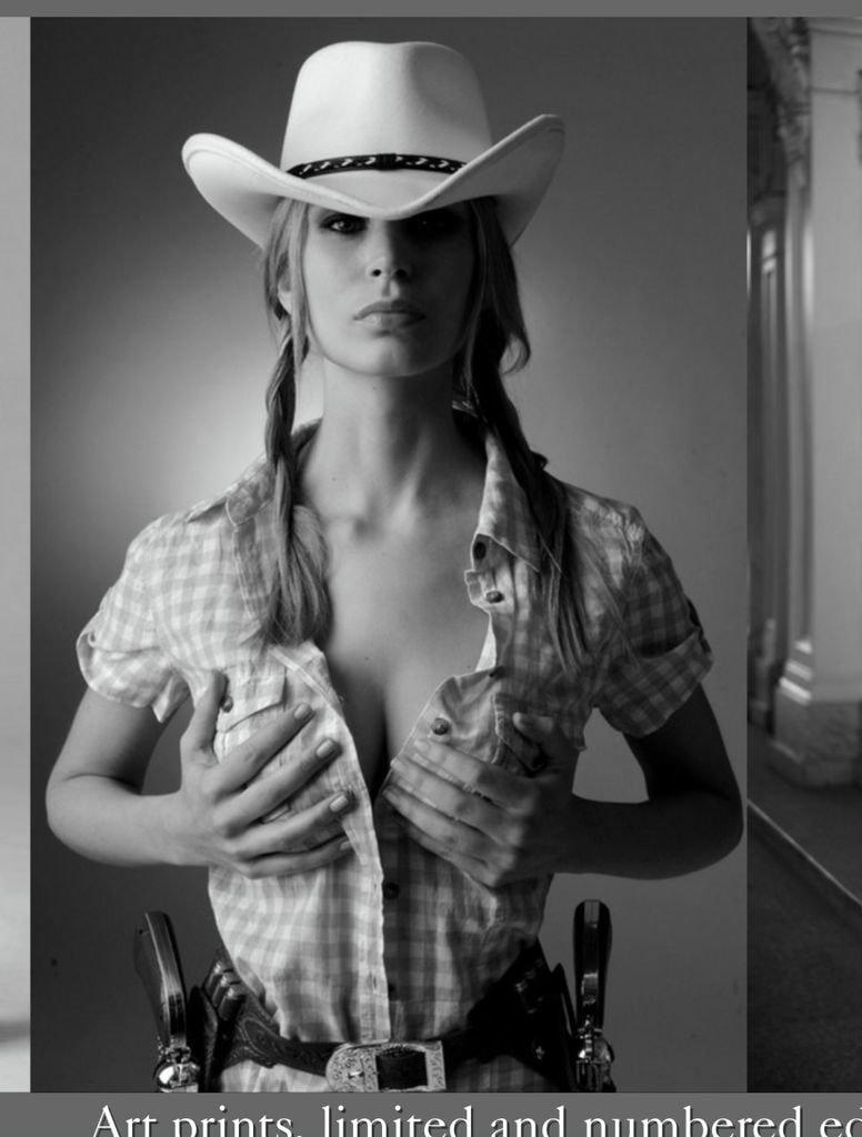 Girl Gunslinger Cropped